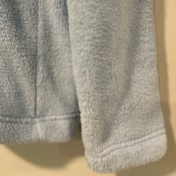🔴Baby Blue Plush Pull Over - Picture 6 of 13